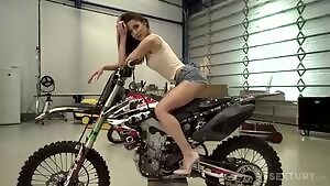 Gorgeous Russian Sybil in Foot Fetish Porn