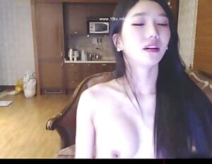 Recently found a video of that plaid skirt girl who used stream with BJ Hyeri/Blue21 that was popular where she accidentally exposes her vagina