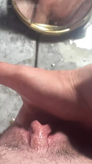 Made to Squirt Amateur Fingering Masturbating