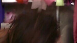 Jennifer Love Hewitt - Confessions of a Sociopathic Social Climber