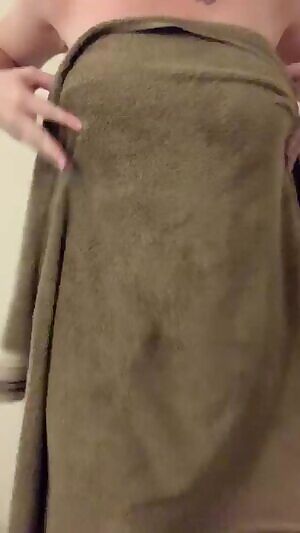 Oops I dropped my towel 😉