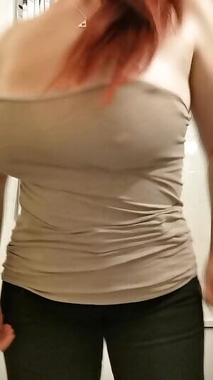 Jiggling these big boobs out of my tight top - as requested 😘