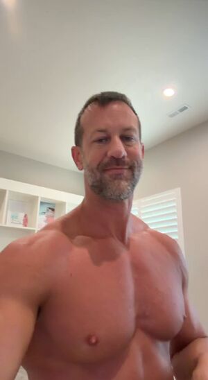 Not Nude Fit Fitness Selfie