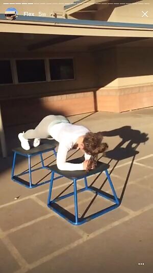 How she keeps that body