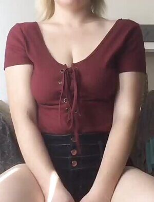 I felt really sexy in this body suit so I decided to film some stuff for my justforfans 😆 And for you fine folks here on reddit