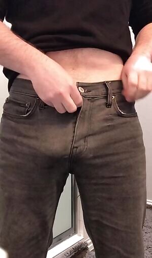 Showing one of my favorite subreddits some more love...in the form of cum 😏💦