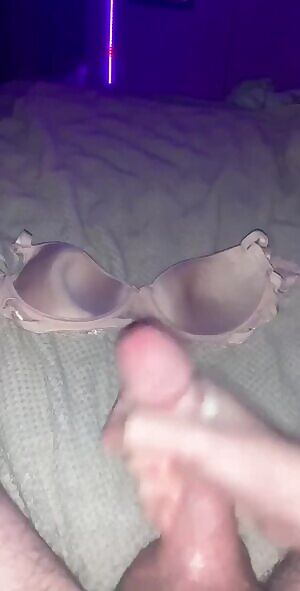 Just a usual cumshot, who wants some?