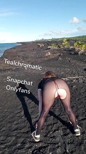 34dds and some fun toys! Get more of me on Chaturbate, Onlyfans and Snapchat Tealchromatic