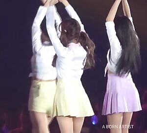 TWICE - Sana, Chaeyoung, Momo