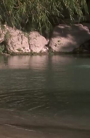 Jennifer Connelly in The Hot Spot