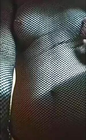 🔥🔥💋💋4'11'' 93lbs - Hoping I can help make at least one person's day, even just a smidge better, during so far what seems to be some crazy and unending hectic times. The best way I know how to here... By posting one of my favorite videos, I hope this works!!🙈🙈😜😜