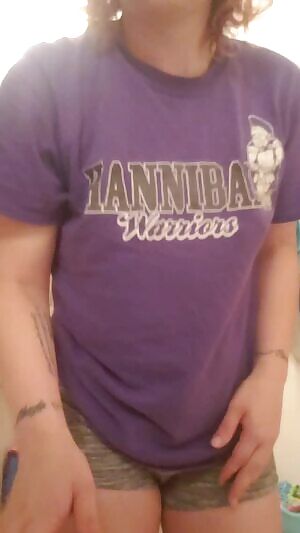 Who want to make me late or work?😋😋