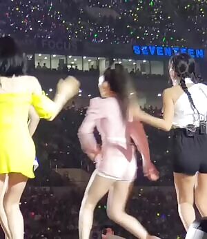 Thicc kpop ass