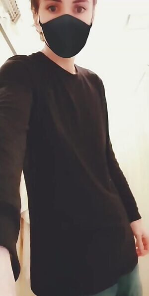 23 Aussie, about to jump in the shower anyone want to join