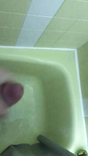 Watch me cum for you ?