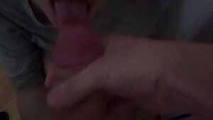 I like swallow his cum in my mouth 👄