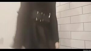 Ms. Alice in the restaurant