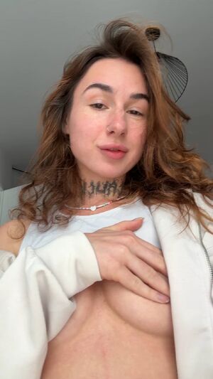 Petite Chicks Amateur Lingerie Natural Tits