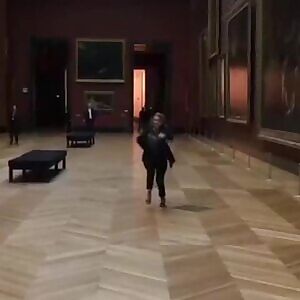 Lea Seydoux running and bouncing