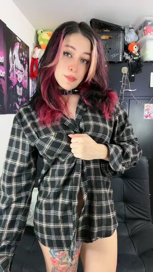 A wild goth girl appears!