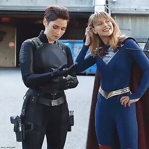 Women in superhero suits -Melissa Benoist