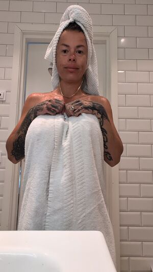 Horny Cougars Big Tits Boobs Flashing