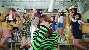 Twice - Momo's Slowmo