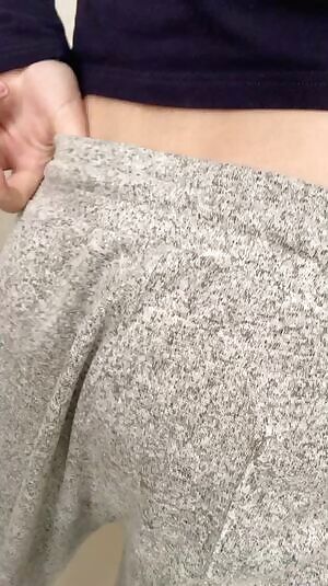 Showing off my big ass 😋