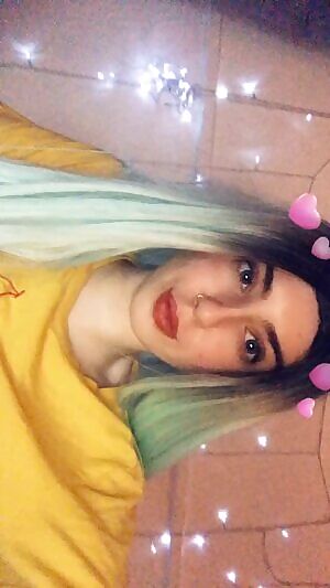 This petite college girl is ready to play, vanilla or domme! Fet friendly //    💕