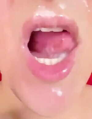 Mouthful of cum 💦