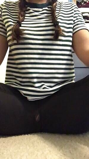 ound a hole in my jeans... decided to make it bigger. Who wants to fuck me through the hole?