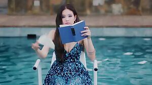 JENNIE'S TWO SOLOS