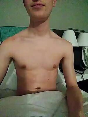 Sure is a lot of room in this bed if you're free 👌