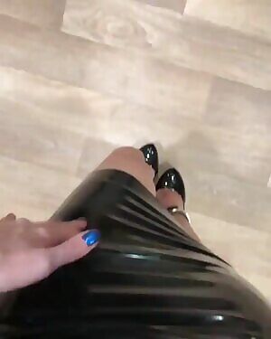 When pretty girls wear baggy clothes I can't help getting them some new outfits. I think this is head-turner 😘