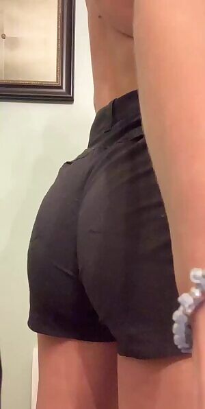 Hot days equal no underwear days 😇