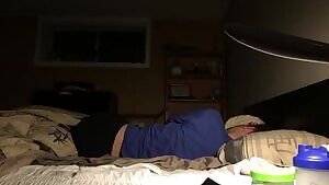 Shaking my ass to wake daddy