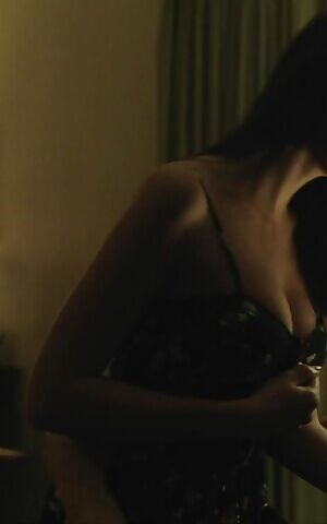Emily Ratajkowski in Gone Girl