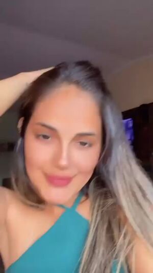 Tik Tok Brazilian Dancing Face Licking