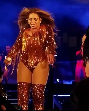 Fuck me, Bey's ass is perfection. It needs to be massaged, scratched, spanked, licked, sucked and fucked before this perfect piece of black flesh is painted white