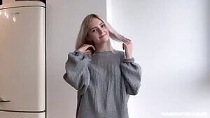 Pretty Blonde Pipe Pleaser