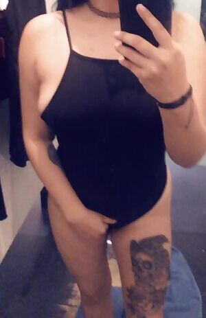 fitting room fun. 😇