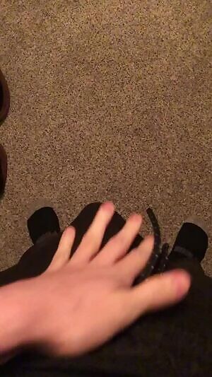 22 straight/curious pm me for chat/more, would love to receive some nudes :)