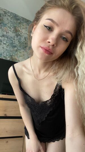 Sensual reveal :3
