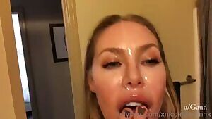 Nicole Aniston playing with it