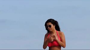 Hottie throwing a ball back