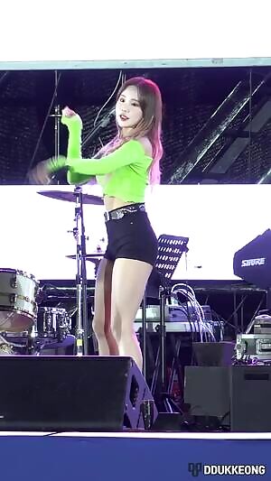 Momoland - JooE