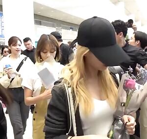 TWICE - Sana