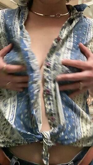 No bra under this one today 😉