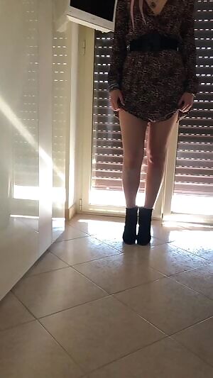 I am a model of underwear for you. I accept vote 39 ....