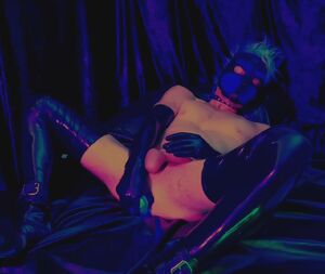 Latex Anal Ass Deep Penetration Fantasy Toys